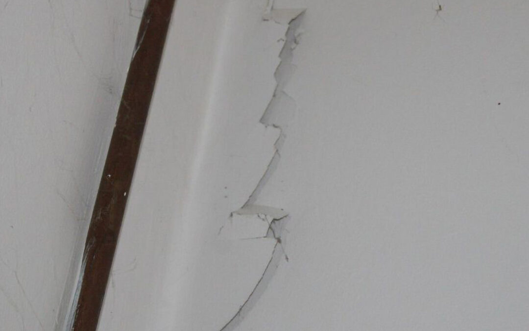 Süllyed a ház mit tegyek? Okok, jelek és megoldások lépésről lépre